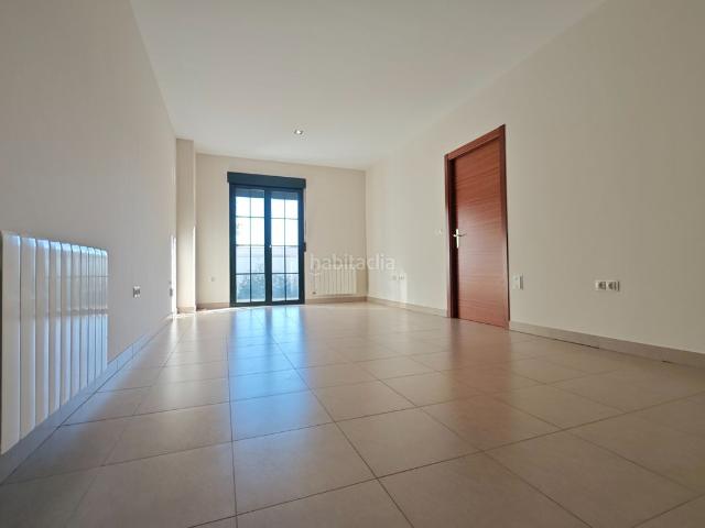 Piso en venta en Don Benito. Espectacular piso en una de las mejores zonas de Don Benito, en la renovada Avenida Ayala junto al gran parque. Pisos Don.