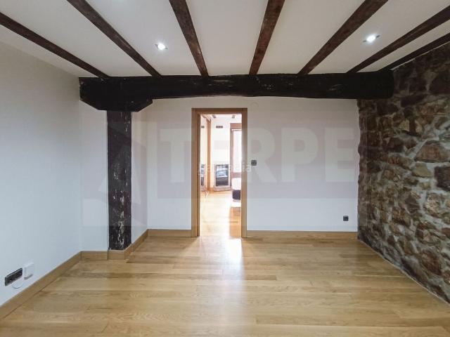 Piso en venta en Donostia San Sebastián, Altza. VIVIENDA REFORMADA DE 2 DORMITORIOS CON VISTAS DESPEJADAS. Pisos Donostia San.