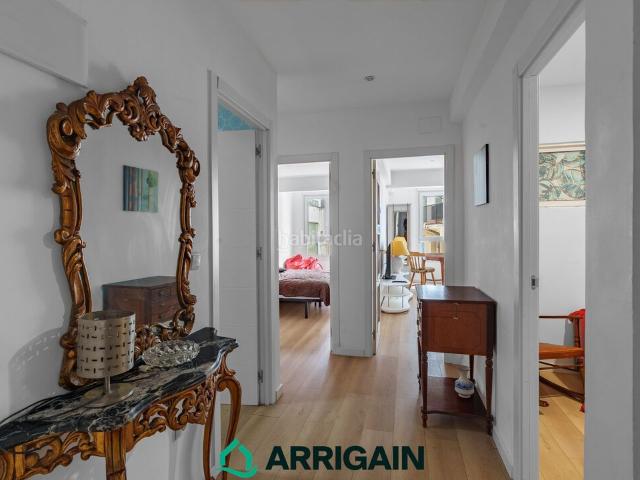 Piso en venta en Donostia San Sebastián, Área Romántica. Piso de hormigón en venta con ascensor a cota 0 en el centro de San Sebastián. Pisos Donostia San.