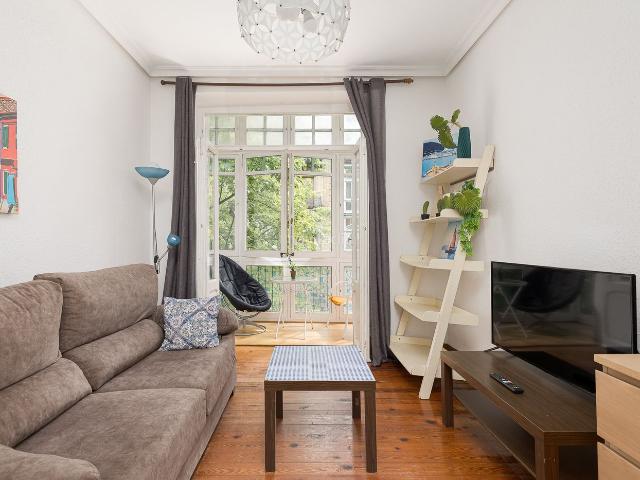 Piso en venta en Donostia San Sebastián, Área Romántica. VIVIENDA CON MUCHO ENCANTO EN EL CENTRO. Pisos Donostia San.