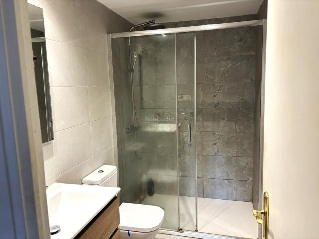 Piso en venta en Donostia San Sebastián, Bidebieta. Luminosa vivienda con vistas despejadas y garaje incluido. Pisos Donostia San.