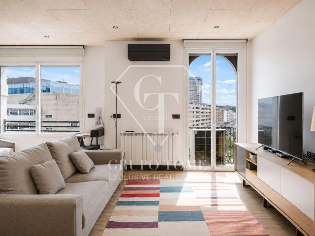 Piso en venta en Donostia San Sebastián, Gros. Exclusiva vivienda de 160 m2 con amplios espacios y excelente distribución. Pisos Donostia San.