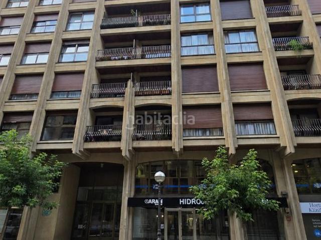 Piso en venta en Donostia San Sebastián, Gros. Piso en Gros con Terraza ¡Oportunidad de Inversión!. Pisos Donostia San.