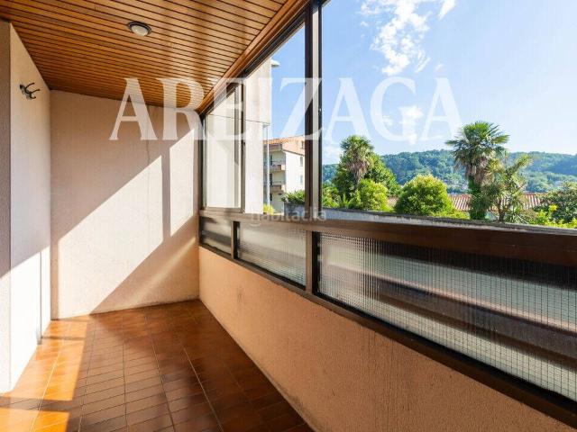 Piso en venta en Donostia San Sebastián, Egia. Zona alta Egia, piso muy luminoso, a 2 fachadas, en buen estado. Pisos Donostia San.
