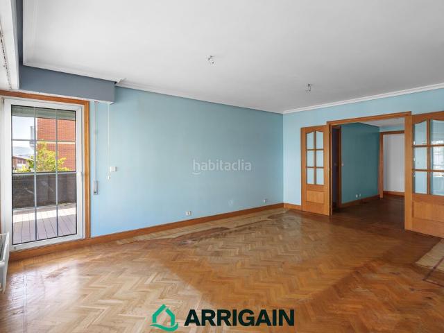 Piso en venta en Donostia San Sebastián, Ibaeta. Piso en venta en el Antiguo, calle Berio, con terrazas, garaje doble y zonas comunes. Pisos Donostia San.
