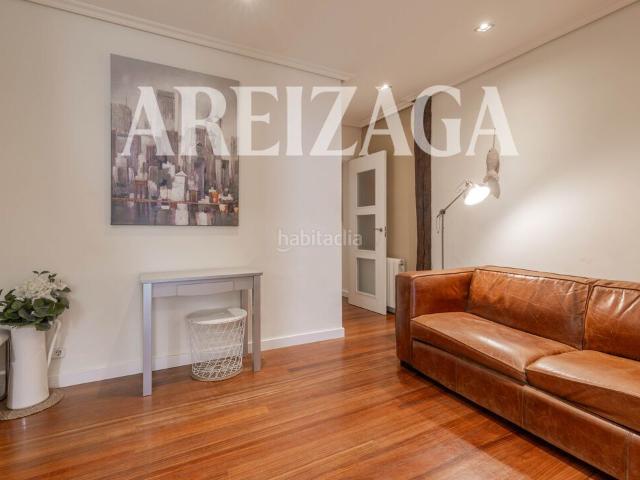 Piso en venta en Donostia San Sebastián, Parte Vieja. Agradable piso reformado de 2 habitaciones en el corazón de la Parte Vieja. Pisos Donostia San.