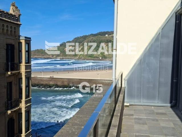 Piso en venta en Donostia San Sebastián, Parte Vieja. ÁTICO CON TERRAZA en EUSKAL HERRIA KALEA. Pisos Donostia San.