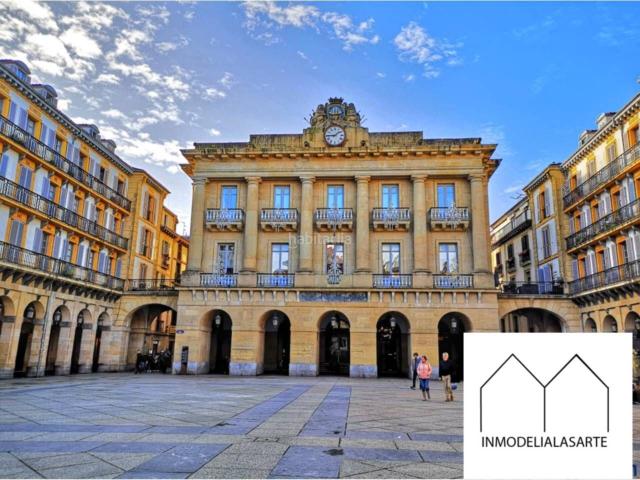 Piso en venta en Donostia San Sebastián, Parte Vieja. Venta de piso en San Sebastián Donostia. Pisos Donostia San.