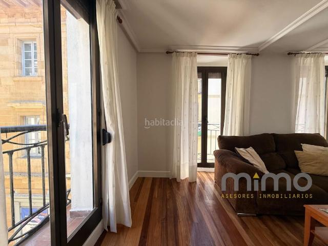 Piso en venta en Donostia San Sebastián, Parte Vieja. Vivienda exterior en esquina en zona emblemática. Pisos Donostia San.