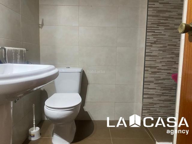Piso en venta en Dos Hermanas, Centro Doña Mercedes. Amplio piso con terraza en Reyes Catolicos. Pisos Dos.