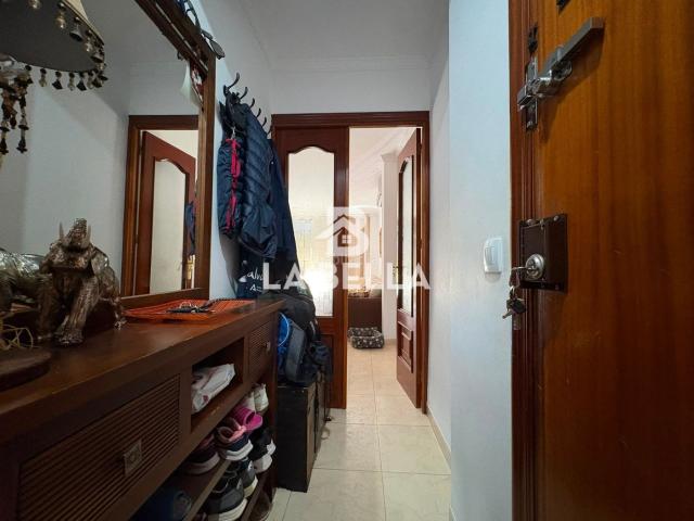 Piso en venta en Dos Hermanas, Centro Doña Mercedes. ESTUPENDO PISO EN 2º PLANTA EN CANTELY. Pisos Dos.