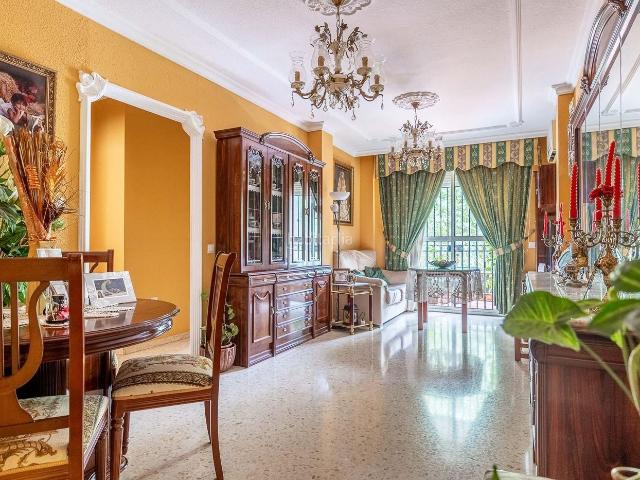Piso en venta en Dos Hermanas, Centro Doña Mercedes. Piso 3 dormitorios junto a Avenida Los Pirralos. Pisos Dos.