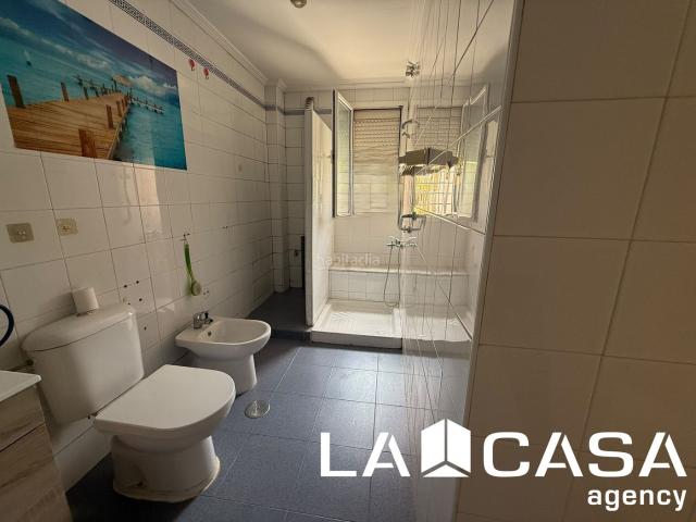 Piso en venta en Dos Hermanas, Centro Doña Mercedes. Piso de 3 dormitorios con garaje, trastero y piscina en Huerta Sola. Pisos Dos.