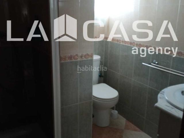 Piso en venta en Dos Hermanas, El Arenal La Pólvora. Piso luminoso con amplio lavadero y salón ampliado en Dos Hermanas. Pisos Dos.