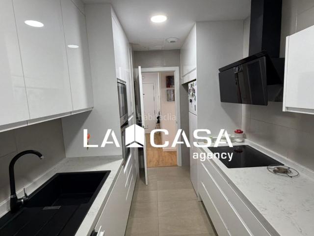 Piso en venta en Dos Hermanas, Entrenúcleos. Piso de 133 m con 2 dormitorios, terraza y garaje en Dos Hermanas. Pisos Dos.