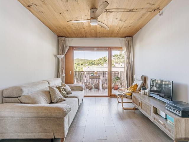 Piso en venta en Dosrius, Dosrius Poble. Piso en venta en Dosrius con 3 habitaciones, terraza, parking y piscina comunitaria, Barcelona. Pisos.