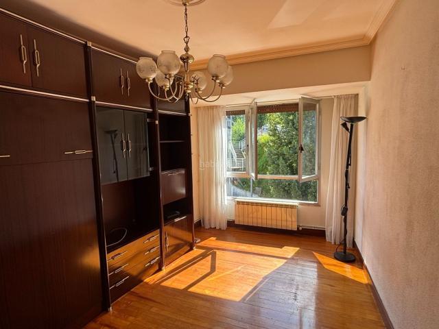 Piso en venta en Eibar. Vivienda con muchas posibilidades en la zona de Jardiñeta. Pisos.