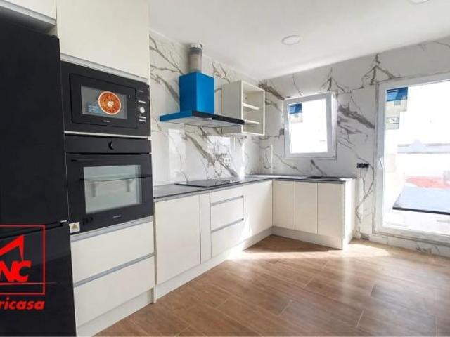 Piso en venta en El Cuervo, Centro