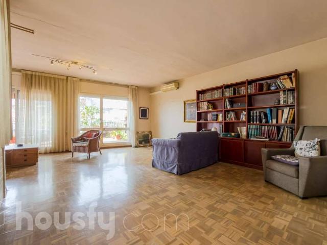 Piso en Venta en El Camp de l'Arpa del Clot