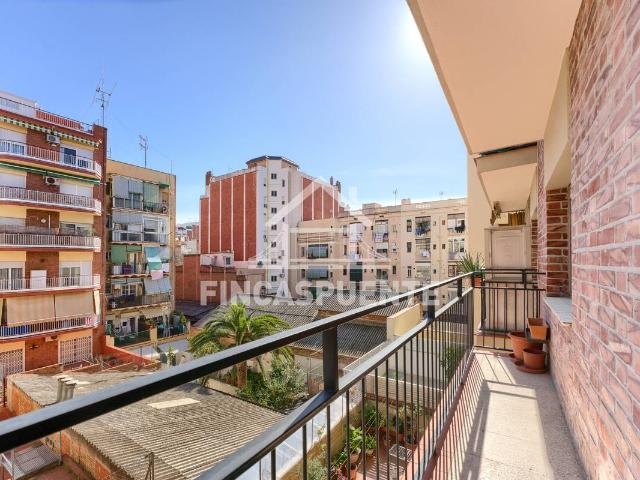 Piso en Venta en El Camp de l'Arpa del Clot