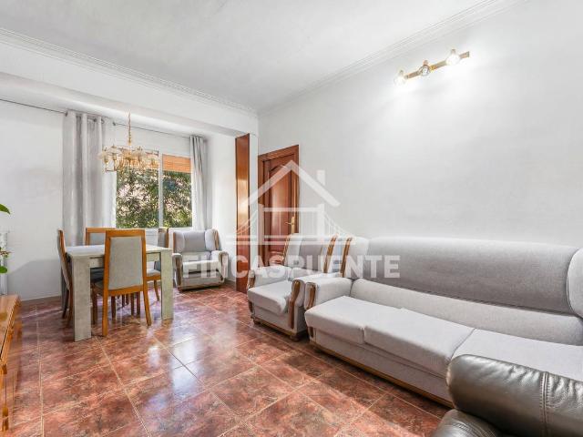 Piso en Venta en El Camp de l'Arpa del Clot