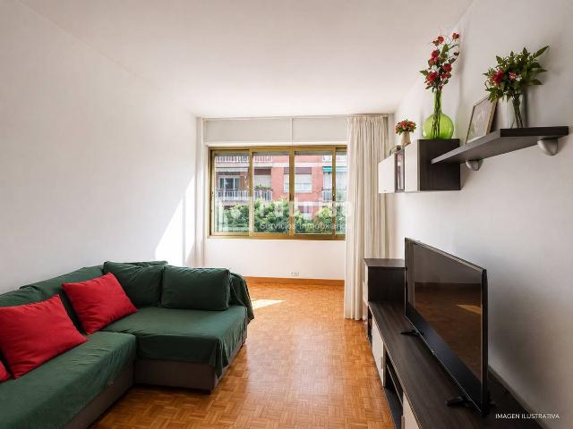 Piso en Venta en El Camp de l'Arpa del Clot