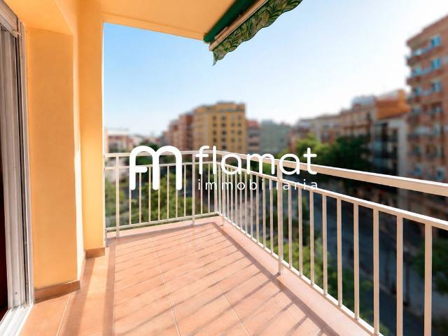 Piso en Venta en El Camp d'en Grassot i Gràcia Nova