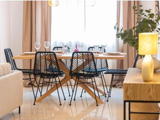 Piso en venta en el corazón de Fuengirola, caminando de todo, hermoso y remodelado con licencia turí