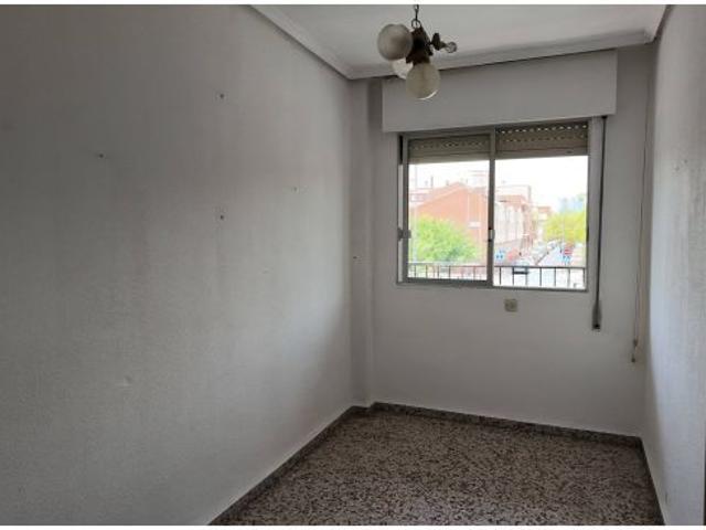 PISO EN VENTA EN EL CORAZON DE PUENTE TOCINOS 2 DORMITORIOS