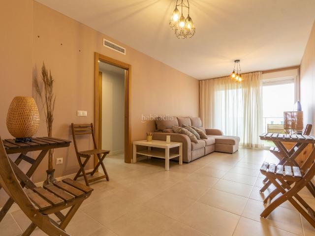 Piso en venta en El Puig de Santa Maria, Playa del Puig. Ubicado en la encantadora localidad de El Puig se encuentra un maravilloso piso en venta que promete satisfacer todas las expectat. Pisos El.