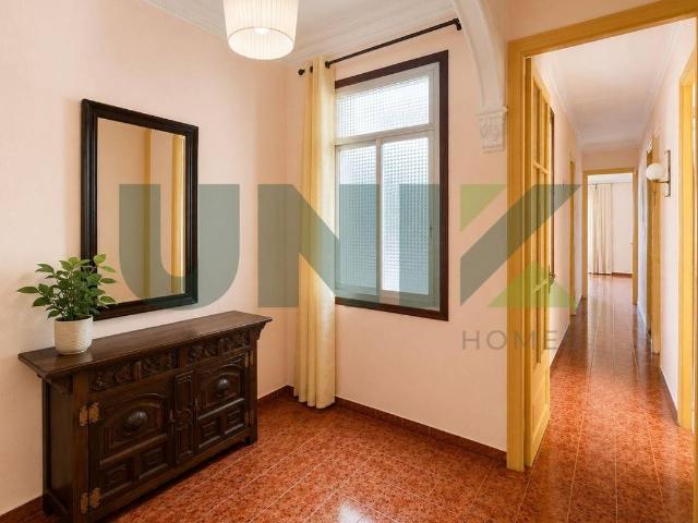 Piso en Venta en El Poble Sec Parc de Montjuïc