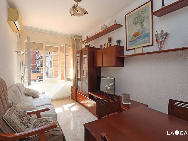 Piso en Venta en El Poble Sec Parc de Montjuïc