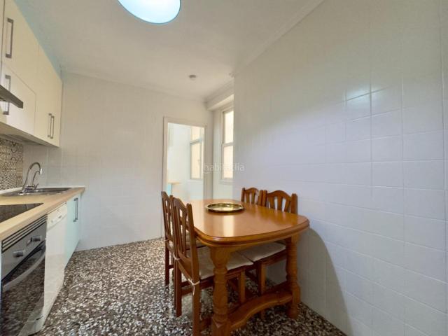 Piso en venta en Elche Elx, Carrús Este. Gran piso de 132 m a un paso de Avenida de la Libertad!. Pisos Elche.