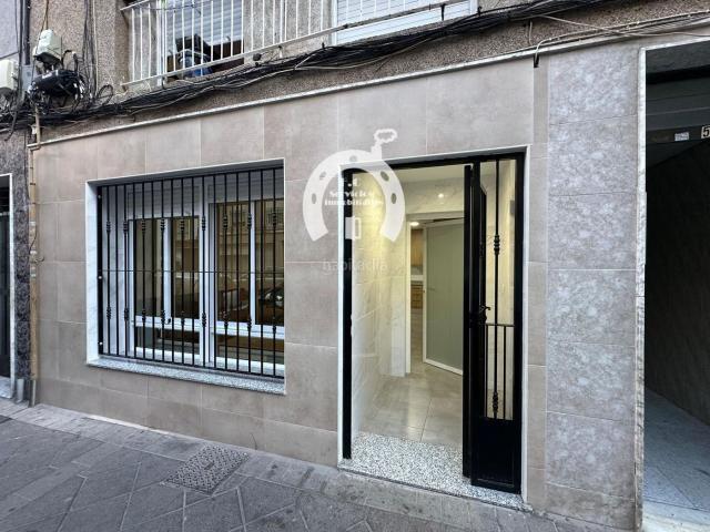 Piso en venta en Elche Elx, Carrús Este. planta bajá recién reformada,lista parta entrar a vivir. Pisos Elche.