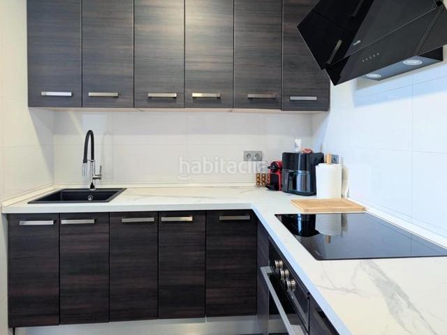 Piso en venta en Elche Elx, Carrús Oeste. OCASIÓN VIVIENDA TOTALMENTE REFORMADA MUY LUMINOSA, CON BALCON Y ORIENTADA AL ESTE, ZONA TOSCAR. Pisos Elche.