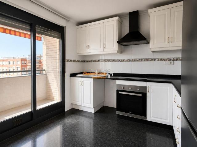 Piso en venta en Elche Elx, Carrús Oeste. SE VENDE ESTUPENDO PISO CERCA DE LA PLAZA MADRID !. Pisos Elche.