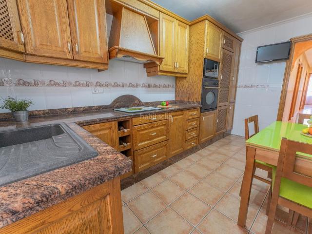 Piso en venta en Elche Elx, Carrús Oeste. Tu vivienda con plaza de garaje y trastero en Plaza Madrid. OPORTUNIDAD DE COMPRA. Pisos Elche.
