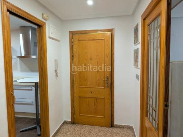Piso en venta en Elche Elx, Carrús Oeste. Vivienda totalmente reformada y lista para entrar a vivir en una de las zonas más cómodas de Elche. Pisos Elche.