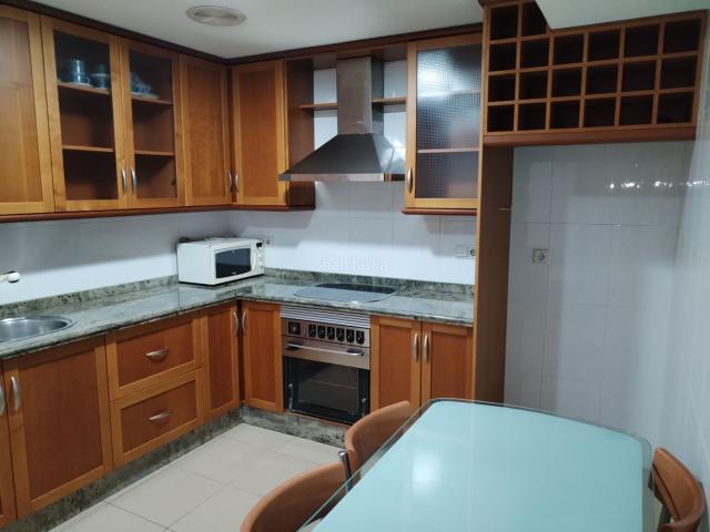 Piso en venta en Elche Elx, Centro. AMPLIA VIVIENDA CON ASCENSOR. Pisos Elche.