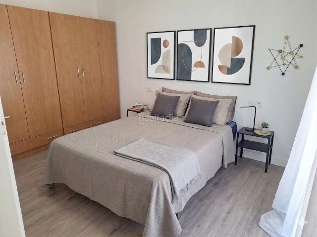 Piso en venta en Elche Elx, Centro. Piso reformado, amueblado para entrar a vivir en calle Jose Ramos en Elche, junto al Huerto del Cura. Pisos Elche.