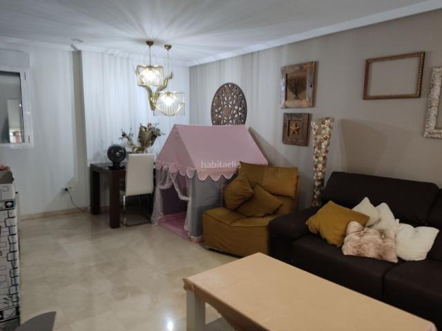 Piso en venta en Elche Elx, Reina Victoria Miguel Hernández. Vivienda de 130m2, más dos patios pisables. Pisos Elche.