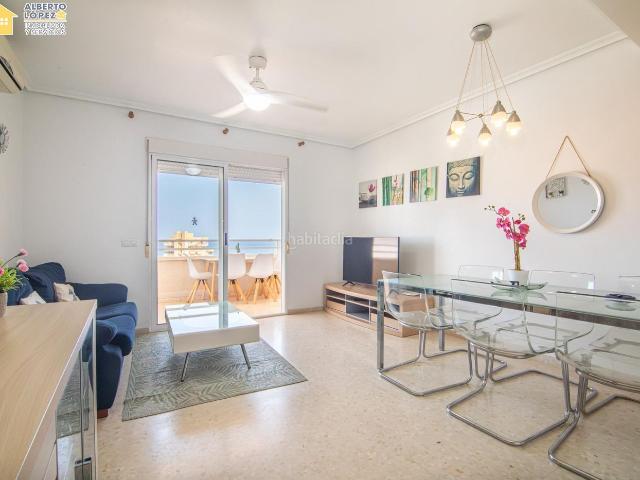 Piso en venta en Elche Elx, Los Arenales del Sol. Ático con vistas definitivas al mar y terraza de uso privado con acceso desde la vivienda y piscina comunitaria. Pisos Elche.