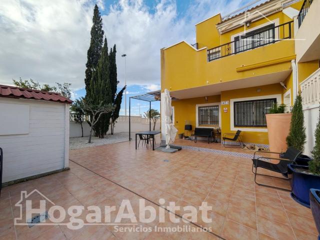 Piso en venta en Elche Elx, Los Arenales del Sol. REFORMADO CON TERRAZA, PISCINA Y GARAJE CERCA DE LA PLAYA. Pisos Elche.