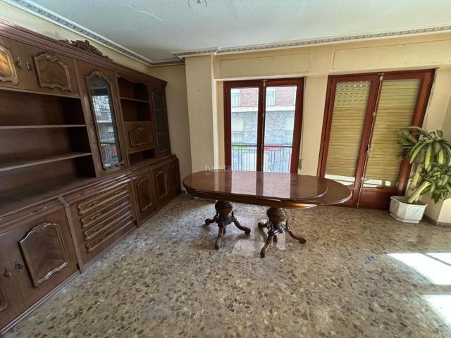 Piso en venta en Elche Elx, Pont Nou Corazón de Jesús. Piso muy amplio, con ascensor y buena orientación. Pisos Elche.
