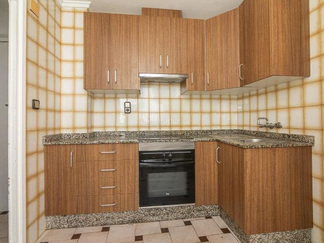 Piso en venta en Elche Elx, Plaza Crevillente Antiguos Juzgados El Asilo. ¿Quieres vivir a escasos metros del centro?. Pisos Elche.