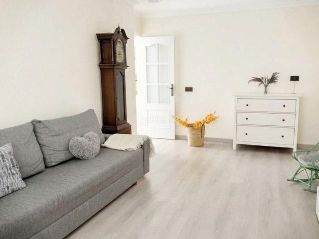 Piso en venta en Elche Elx, Reina Victoria Miguel Hernández. Gamarra Iturregui Consultores Inmobiliarios vende amplio piso en ELCHE. Pisos Elche.