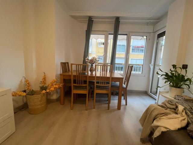 Piso en venta en Elche Elx, Reina Victoria Miguel Hernández. PISO, 3 HABITACIONES, 2 BAÑOS, BALCON, PLAZA CREVILLENTE, ELCHE. Pisos Elche.