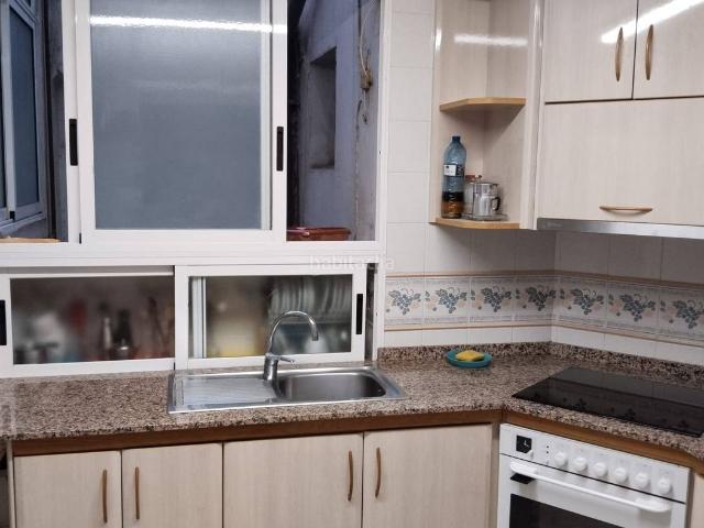 Piso en venta en Elche Elx, Reina Victoria Miguel Hernández. PISO, 7 HABITACIONES, 1 BAÑO, 1 ASEO, ZONA PISOS AZULES, ELCHE. Pisos Elche.