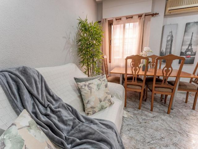Piso en venta en Elche Elx, Sector V. Fantástica VIVIENDA en Sector V C Pedro Juan Perpiñán. Pisos Elche.
