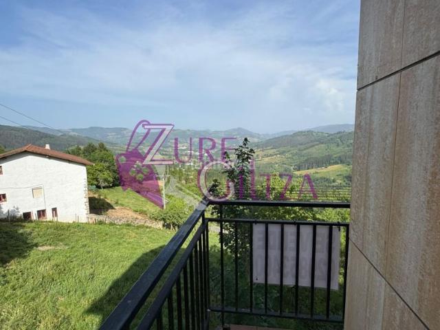 Piso en venta en Elgeta. Piso en venta en Elgeta 3 dormitorios, 2 baños, amueblado, calefacción a gas, cocina independiente y suelo de tarima. Ven a visita. Pisos.